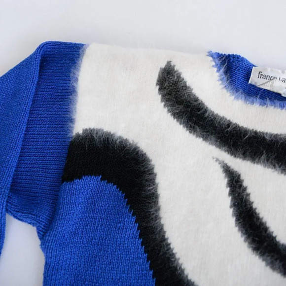 Vintage Franco  Valeru Blue Cream Black Knit Crew Neck Sweater Size Small - Picture 9 of 11